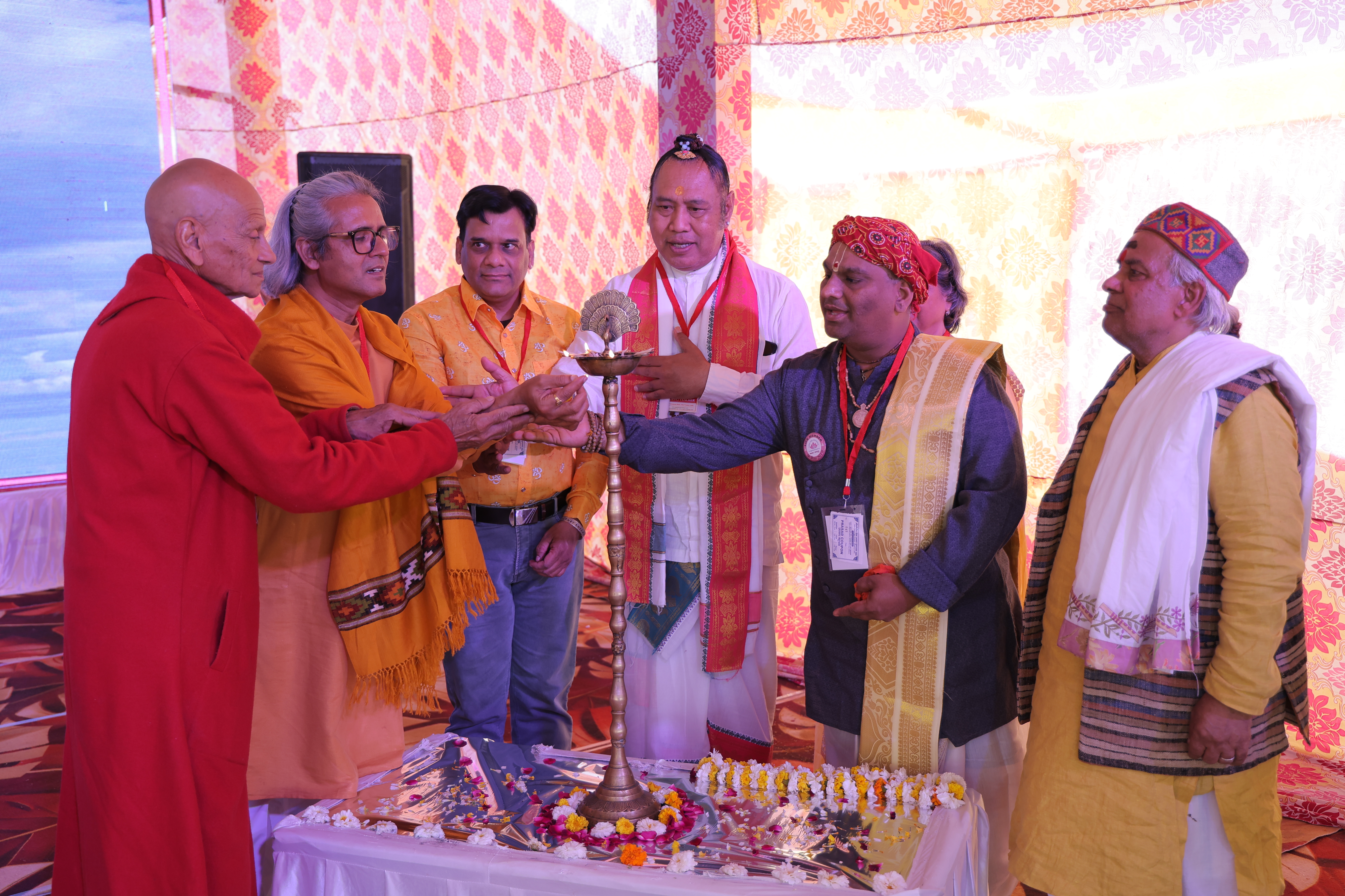 अंतरराष्ट्रीय योग महोत्सव वृन्दावन 2026 का भव्य शुभारंभ