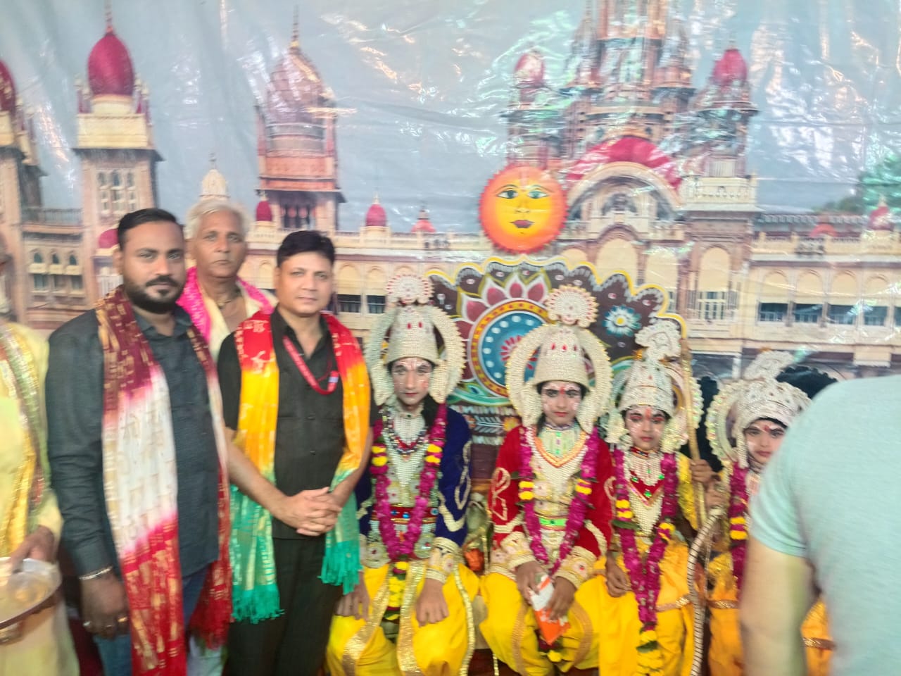 जय श्रीराम के नारों के साथ पलसों मेँ निकली प्रभु राम की बारात, दर्जनों झाकियों ने मन मोहा