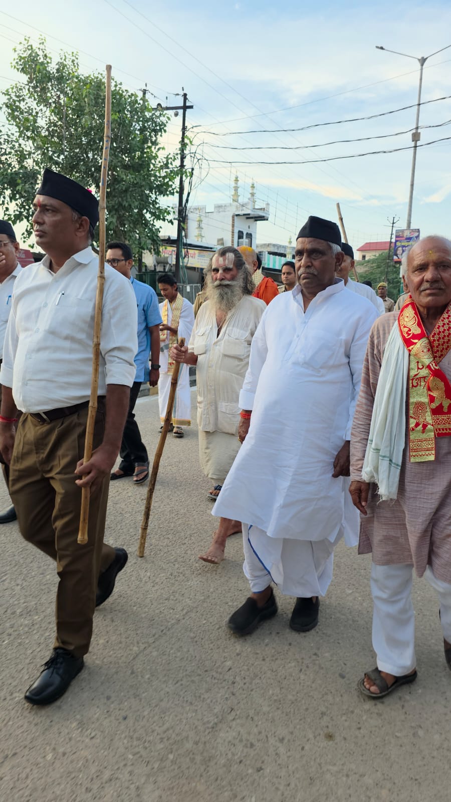 राष्ट्रीय स्वयंसेवक संघ का भव्य पथ संचलन, गोवर्धन में 'शताब्दी महोत्सव' की धूम,पंच परिवर्तन पर दिया जोर