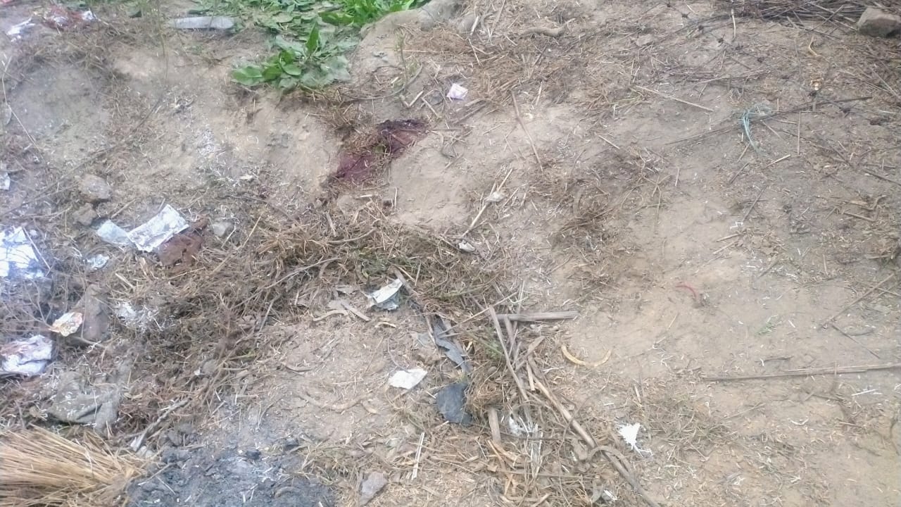 पोखर के किनारे एक युवक का शव मिलने से इलाके में मचा हड़कंप