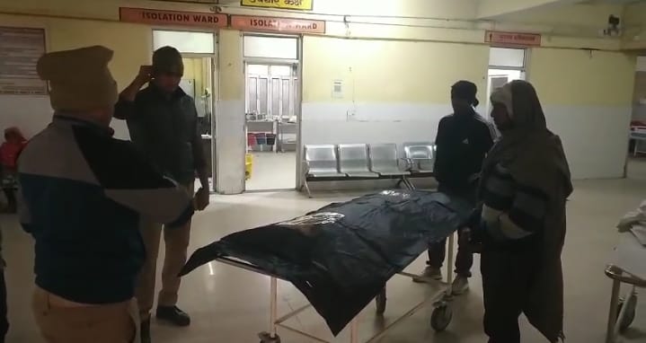 रेलवे लाइन किनारे युवक का शव मिलने से फैली सनसनी