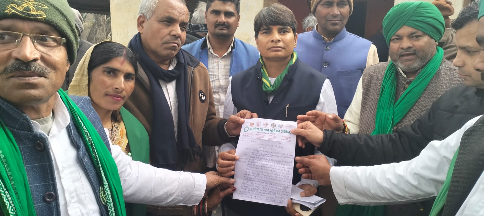 रसुलपुर गांव में भारतीय किसान यूनियन टिकैत ने की पंचायत