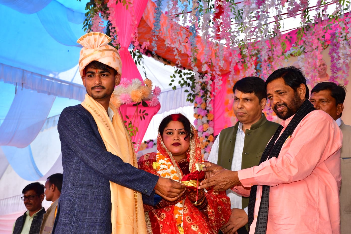 आर्थिक रूप से कमजोर परिवारों का सहारा बन रही मुख्यमंत्री सामूहिक विवाह योजना