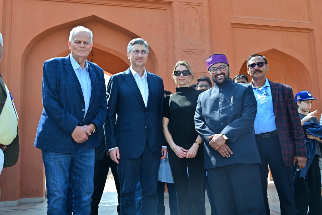 क्रोएशिया प्रधानमंत्री श्री एंड्रेज प्लेनकोविक पहुंचे आगरा, देखा ताजमहल और आगरा किला