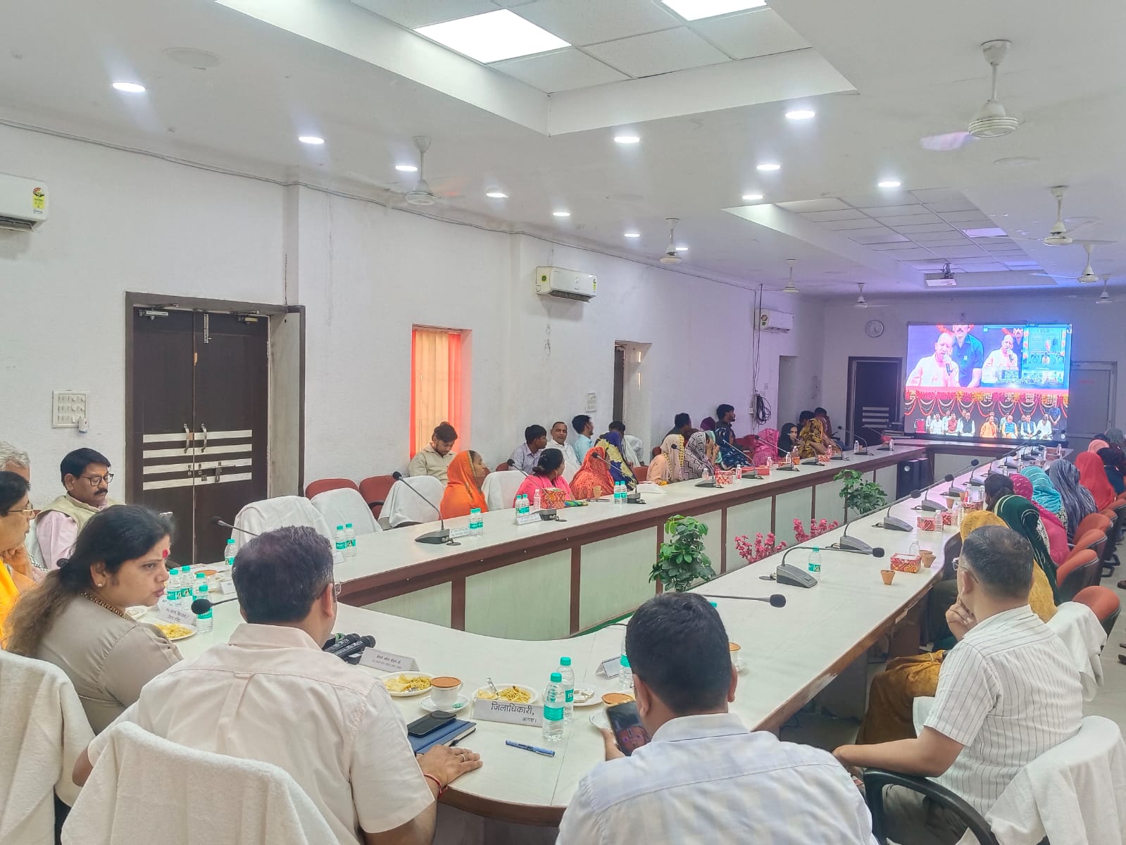 प्रधानमंत्री आवास योजना शहरी-2.0 के अंतर्गत यूपी में 90 हजारों परिवारों को 900 करोड़ की अनुदान राशि का किया गया अंतरण