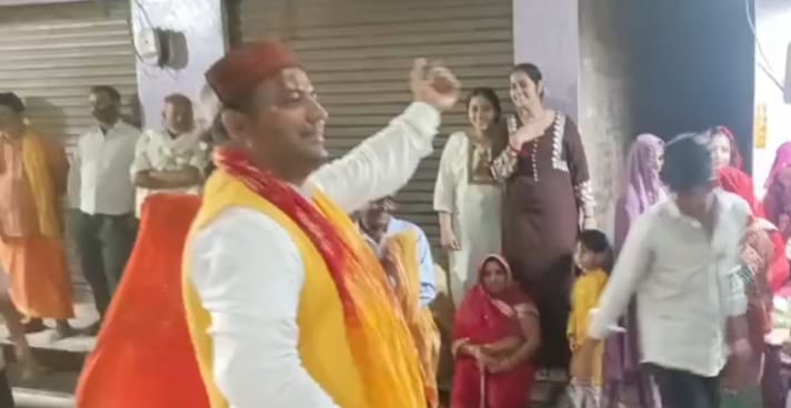 कस्बा गोवर्धन के बड़ा बाजार में 16 वर्ष बाद हुआ हुरंगा आयोजन