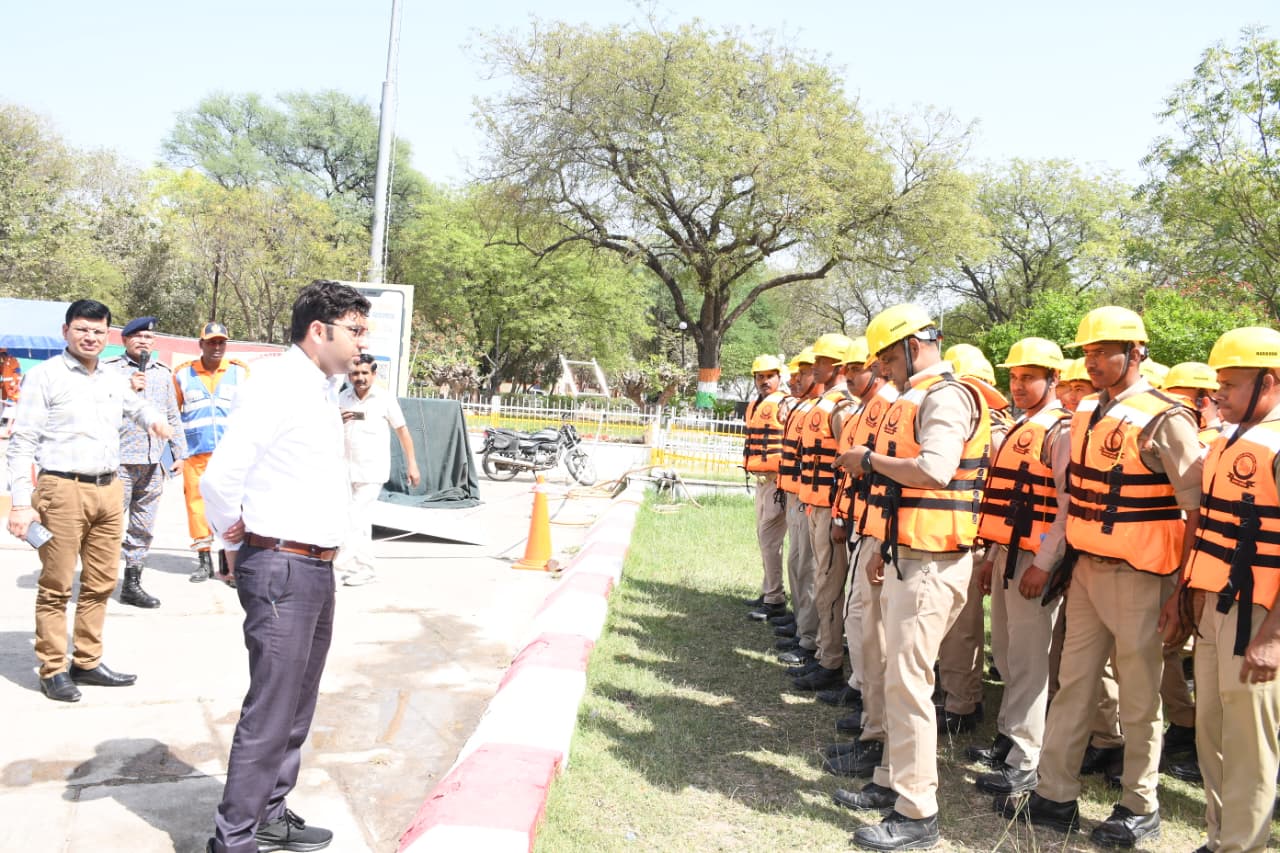 कलेक्ट्रेट परिसर में राष्ट्रीय आपदा मोचक बल के सयुक्त तत्वाधान में एक वृहद जिला स्तरीय मॉक अभ्यास का आयोजन