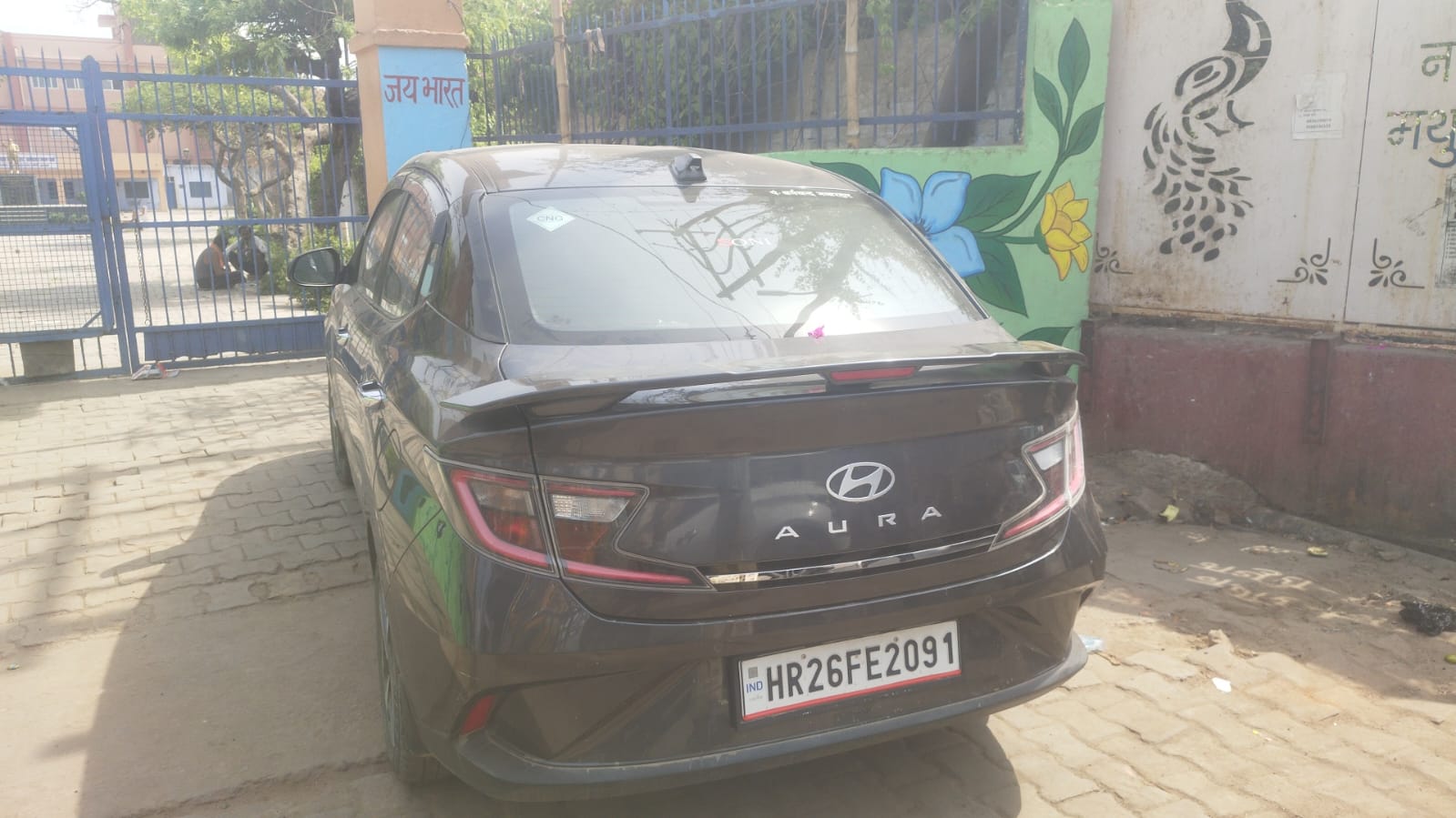 ड्यूटी के दौरान पुलिसकर्मी के साथ अभद्रता, दो हिरासत में