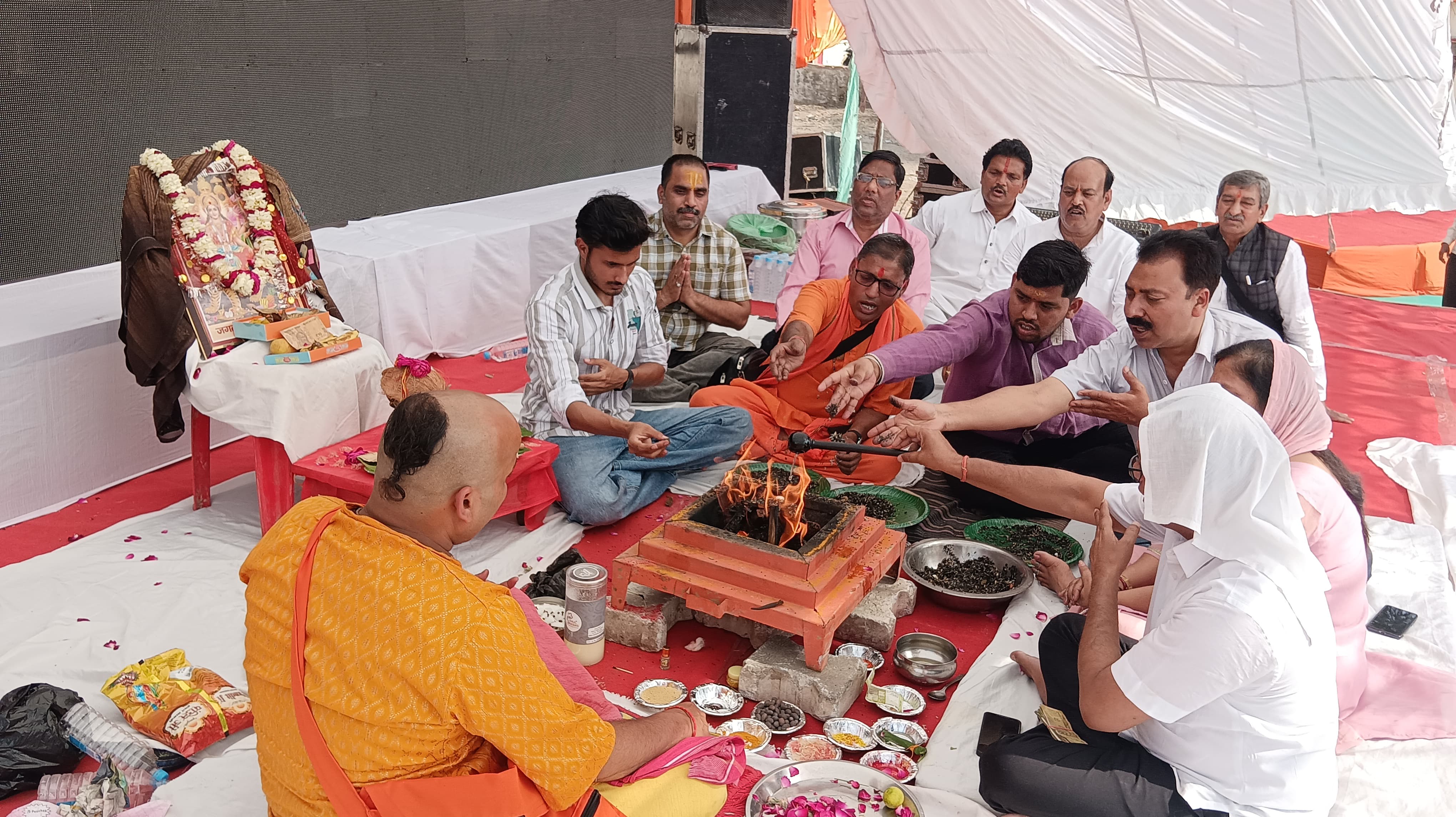 भूमि पूजन एवं हवन से शुरू हुआ नवसंवत्सर मेला