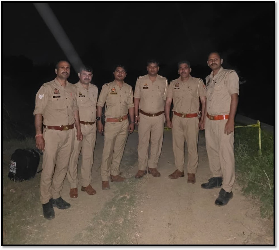 सवारियों को गाडी में बैठा कर लूट की घटना को अंजाम देने वाले दो शातिरों से हुई पुलिस मुठभेड़ एक अभियुक्त को लगी गोली