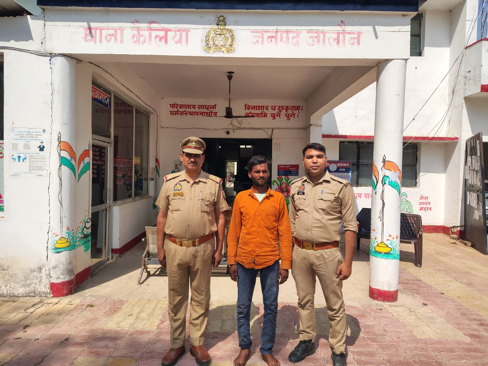 पुलिस ने पकड़ा वारंटी
