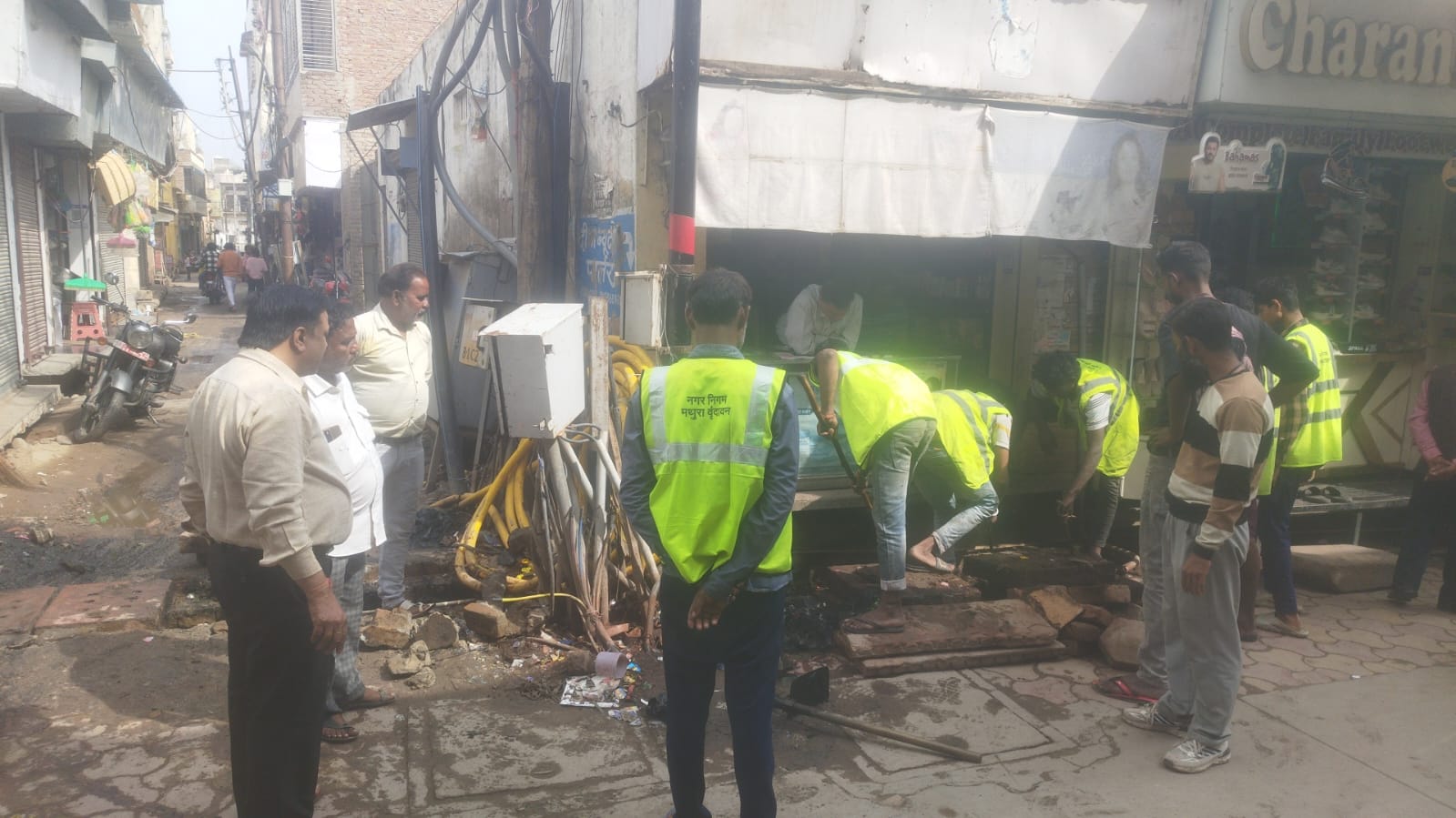 नगर निगम की मुस्तैदी से प्रताप बाजार में नाली समस्या का त्वरित समाधान