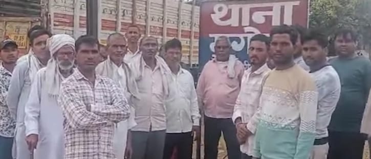 बेटे की हत्या में सामिल बहू के खिलाफ रिपोर्ट दर्ज न होने पर माँ पहुंची थाने