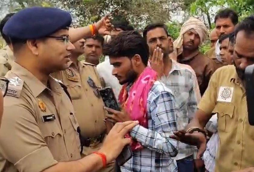 नदीगांव (जालौन) में 14 वर्षीय युवक की मौत के बाद परिजनों का हंगामा, सड़क जाम