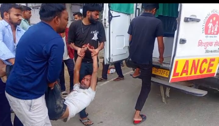 टूंडला रोड पर हादसा: बाइक फिसलने से मजदूर गंभीर घायल