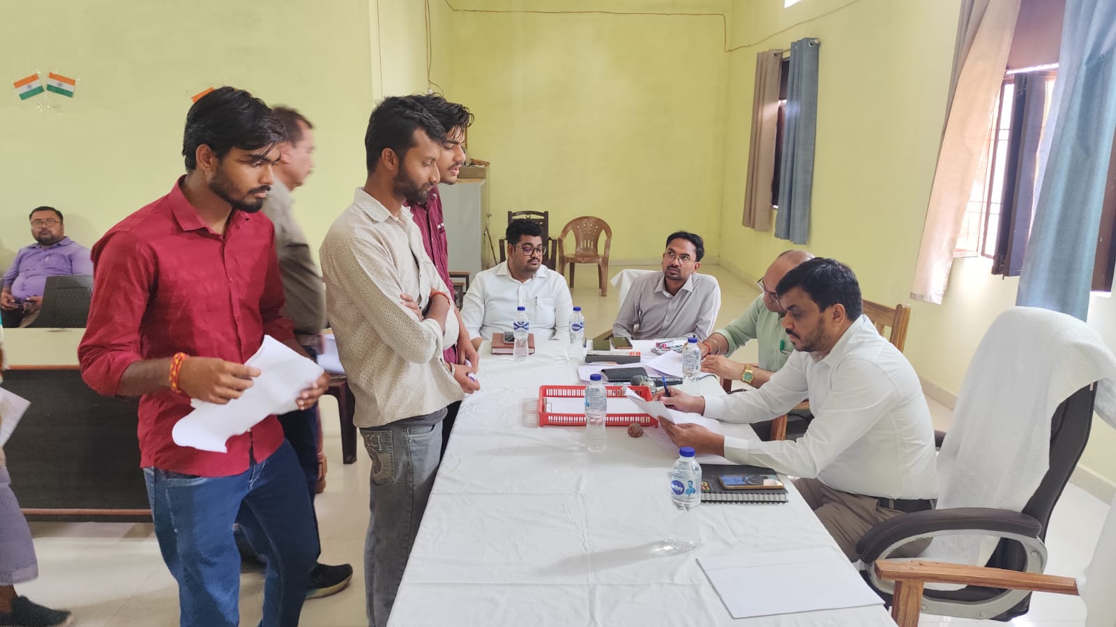 फरियादियों की समस्याओं के निस्तारण में लापरवाही बर्दास्त नहीं: -एमडीएम