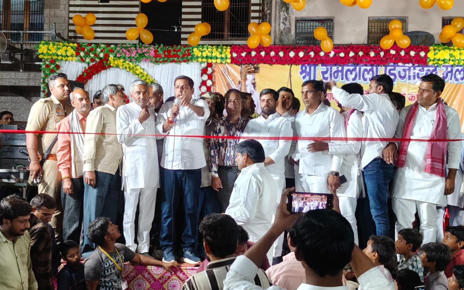 आवल खेड़ा खांडा के ऐतिहासिक मेले में बापू गप्पी ने बिखेरी हास्य की छटा, रातभर गूंजे ठहाके