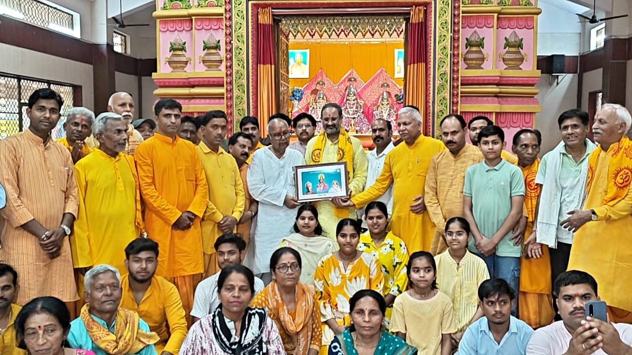 गुरु सत्ता की पीढ़ी के आगमन से धन्य हुई आचार्य जी की जन्मभूमि, उमड़ा श्रद्धा का सैलाब