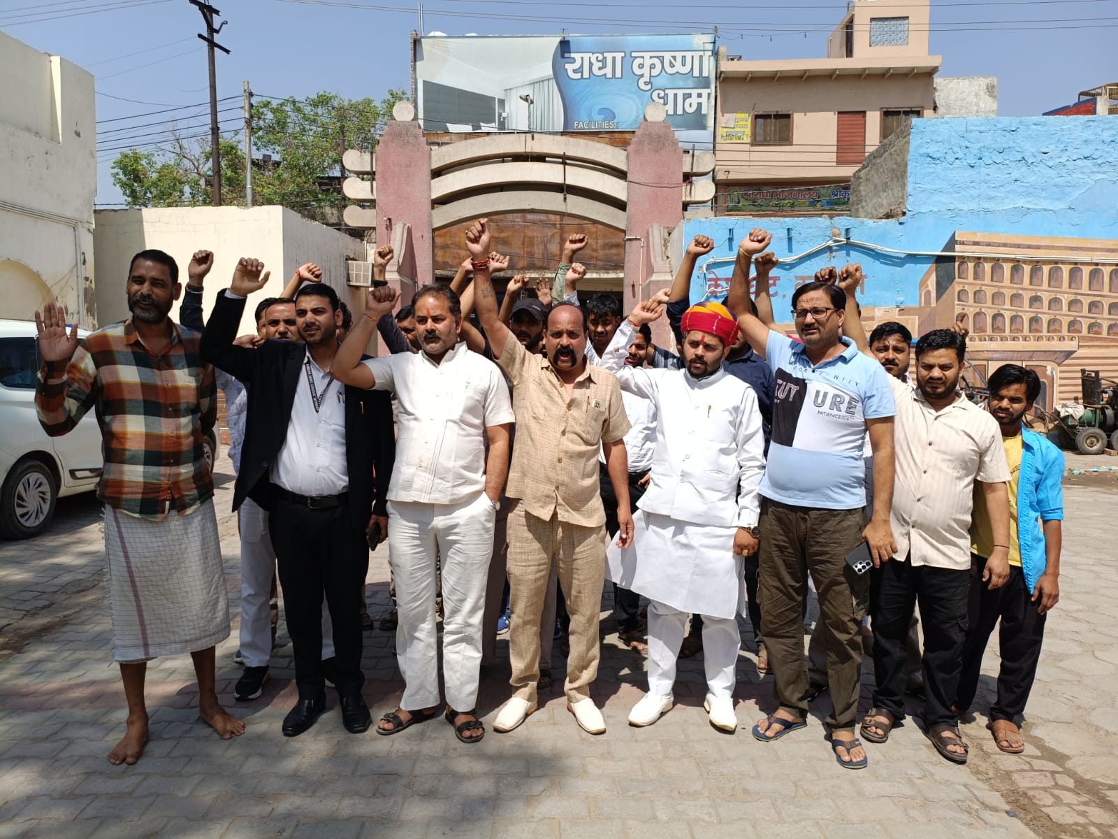 वृंदावन में जलभराव से जनजीवन प्रभावित, व्यापार मंडल ने जताया आक्रोश