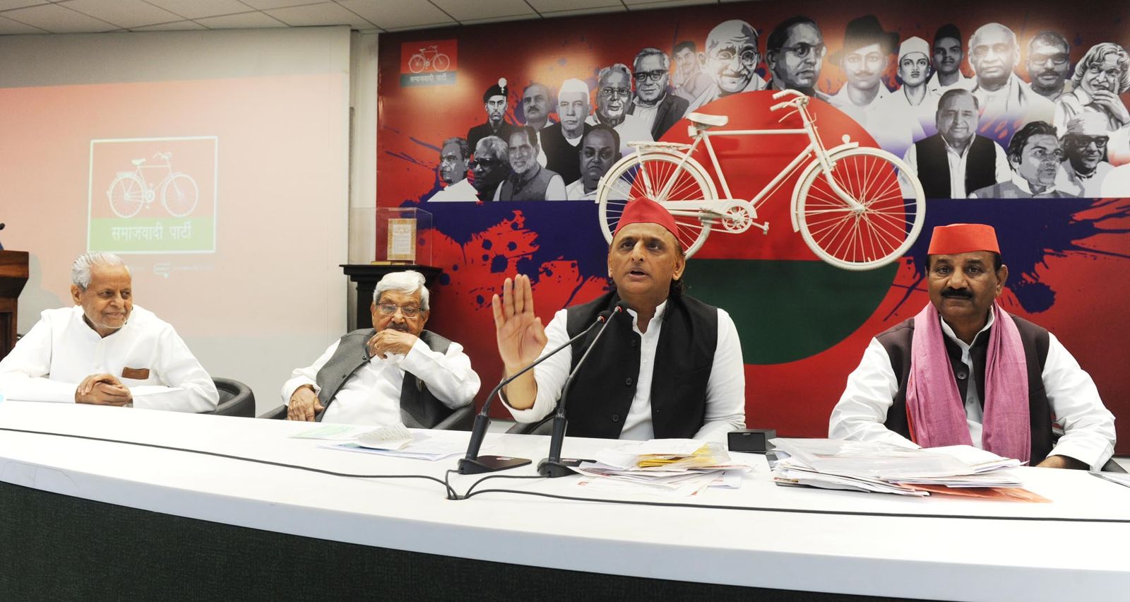 दादरी में सपा की रैली देख उड़ गए भाजपा के होश: अखिलेश यादव