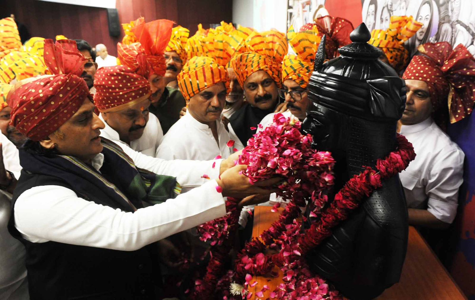 समाजवादी पार्टी कार्यालय पर मनाई गई वीरवार महाराणा प्रताप जयंती