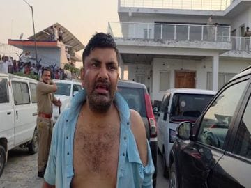 बरसाना में बवाल: सुप्रीम कोर्ट के अधिवक्ता को बंधक बनाने का आरोप, पुलिस ने छुड़ाया