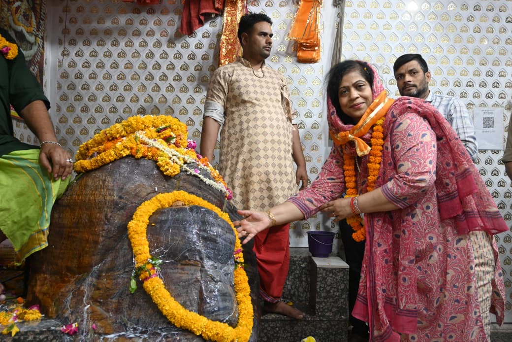 कानपुर में नया कार्यभार संभालने से पहले एडीजी अनुपम कुलश्रेष्ठ पहुंची आराध्य की शरण