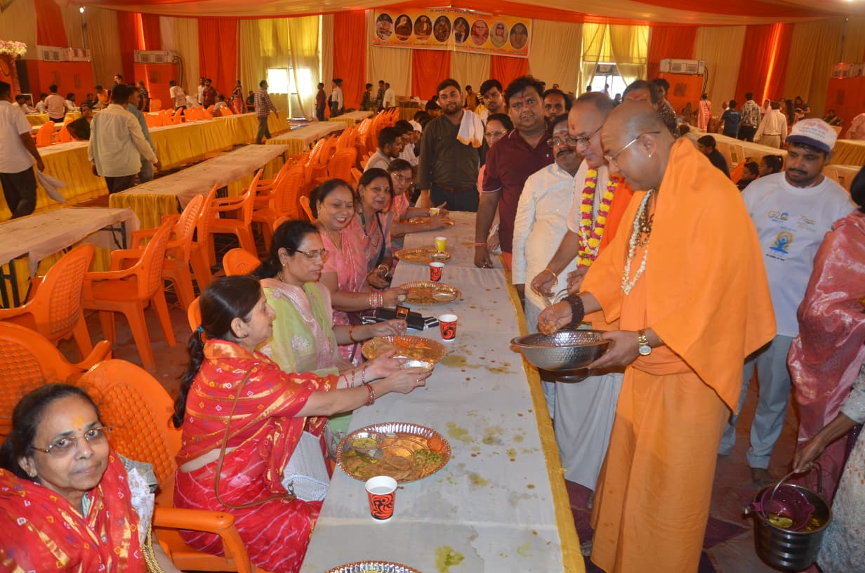 पूर्णाहुति के साथ संपन्न हुआ श्रीमद्भागवत ज्ञान यज्ञ, पांच हजार से अधिक श्रद्धालुओं ने ग्रहण की प्रसादी