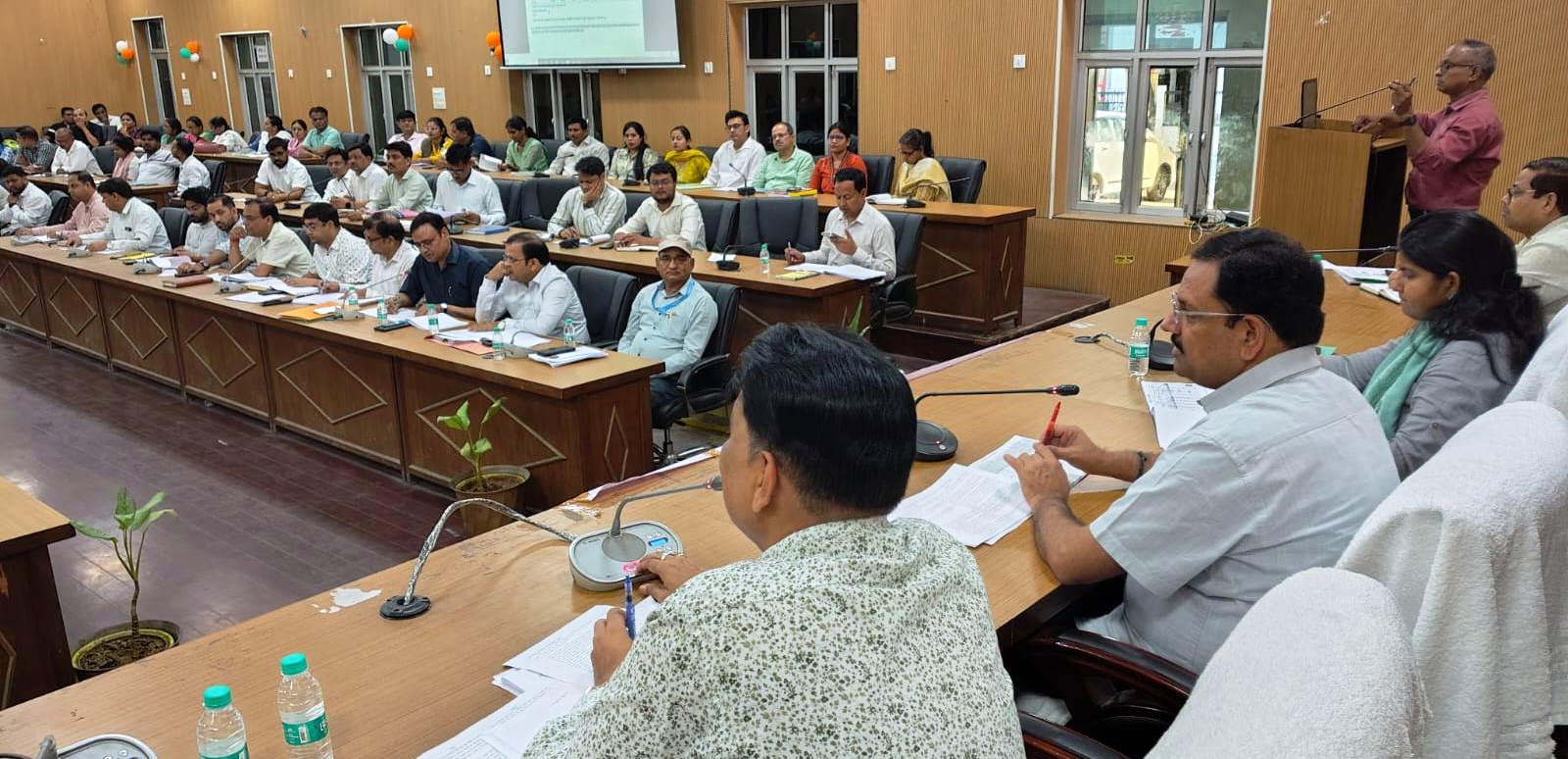 बी.एड. प्रवेश परीक्षा को स्टेटिक मजिस्ट्रेट, केन्द्र व्यवस्थापक, कक्ष निरीक्षक सुचिता पूर्वक सम्पन्न करायें-जिलाधिकारी