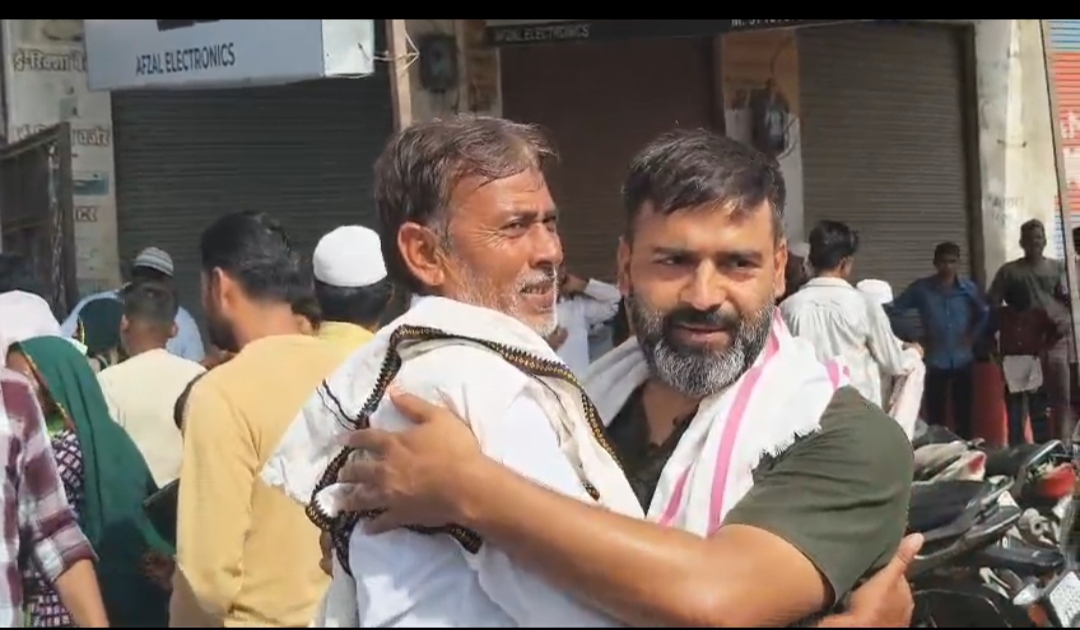 गोवर्धन बकरी ईद के मौके पर की गई नवाज अदा शांतिपूर्ण रूप से भाईचारे का दिया संदेश