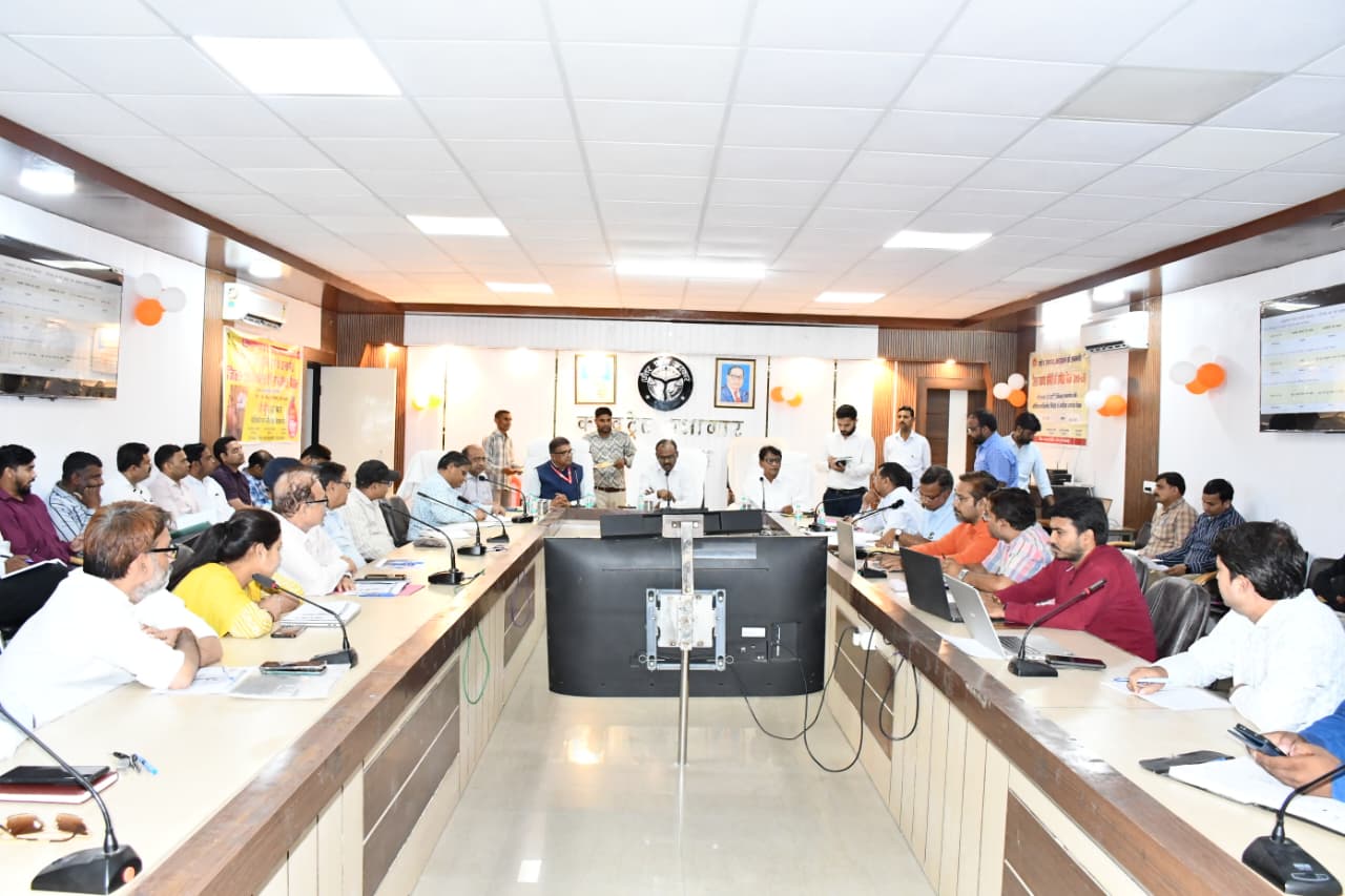 स्वास्थ्य सेवाओं में लापरवाही नहीं होगी बर्दाश्त, खराब प्रदर्शन पर तय होगी जवाबदेही: जिलाधिकारी