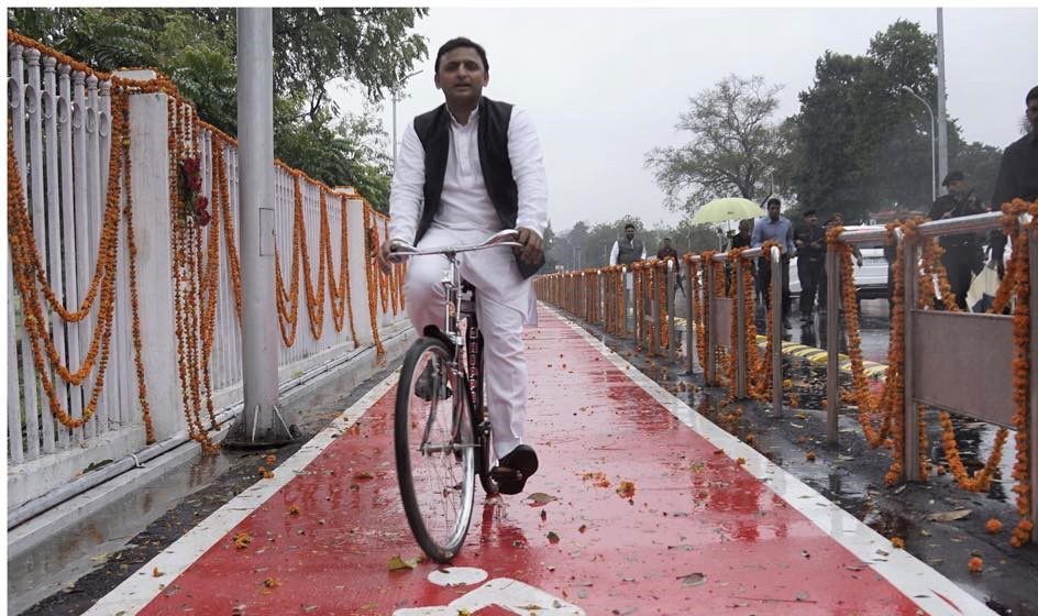भाजपा ने सपा सरकार के समय की विकास की परियोजनाओं को बर्बाद कर दिया: अखिलेश यादव