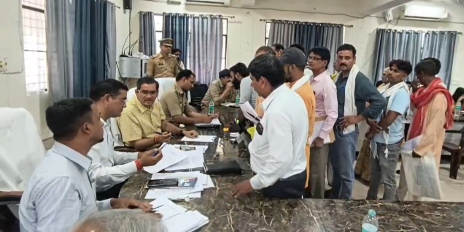 गोवर्धन तहसील में लगा समाधान दिवस: 50 शिकायतें दर्ज,किसी भी शिकायत का मौके पर नहीं हो सका निस्तारण