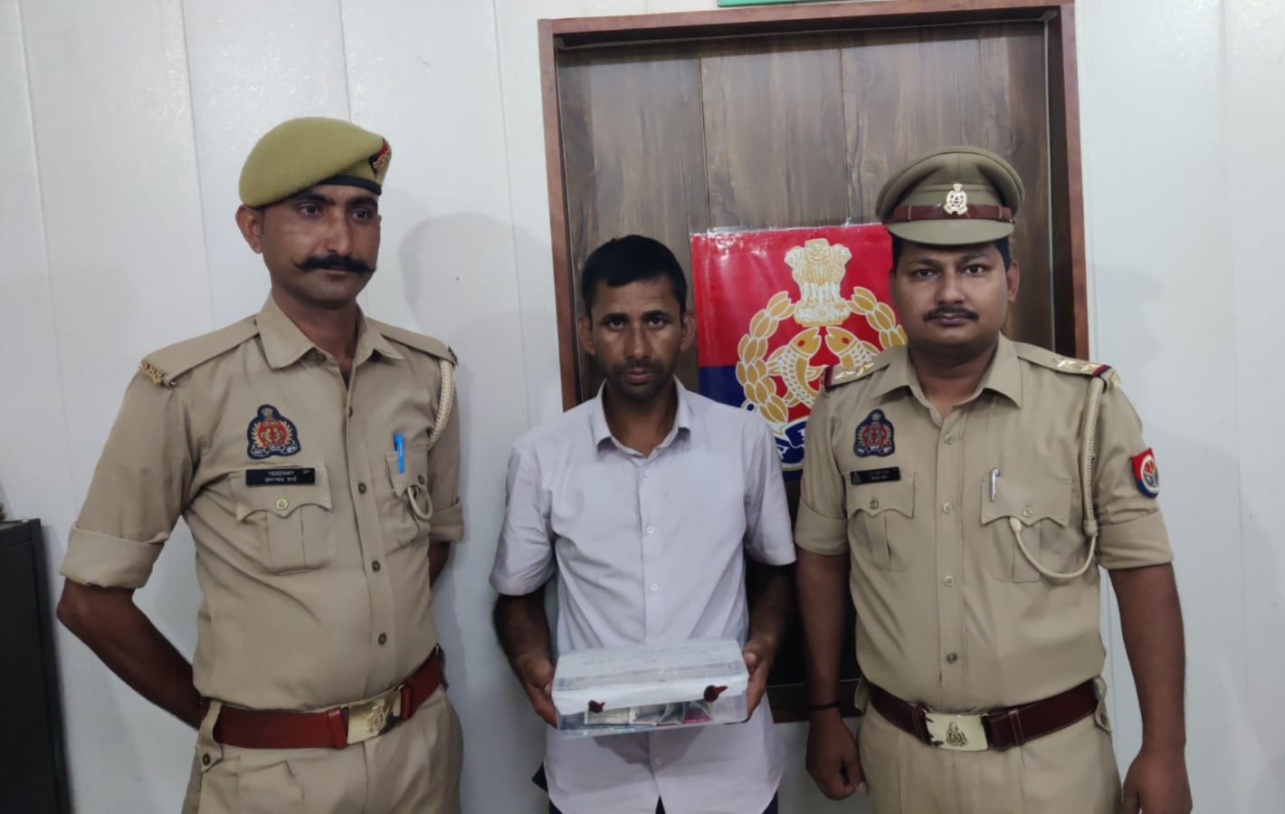 शिकोहाबाद पुलिस ने एटीएम कार्ड बदलकर ठगी करने वाले अंतर्राज्यीय अभियुक्त को किया गिरफ्तार