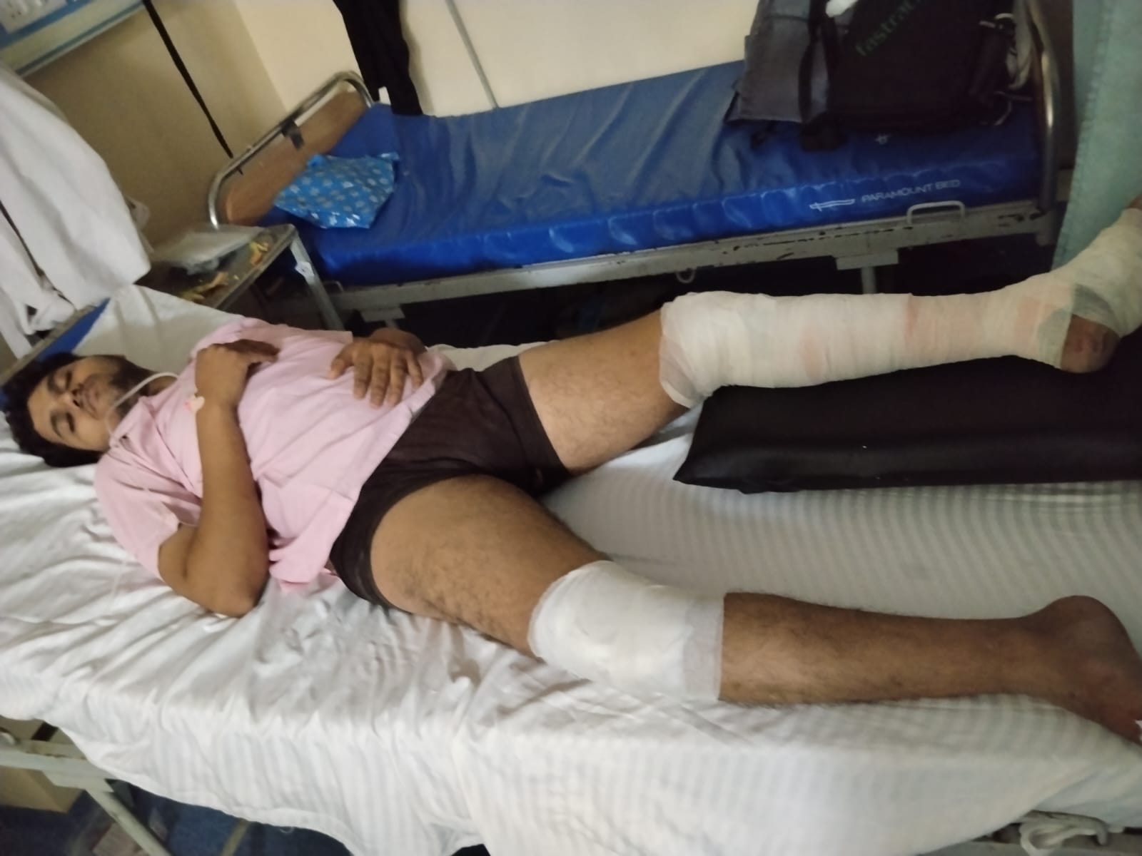 यमुना एक्सप्रेसवे पर दर्दनाक हादसा, बाइक डिवाइडर से टकराई; एक युवक की मौत, दूसरा गंभीर घायल
