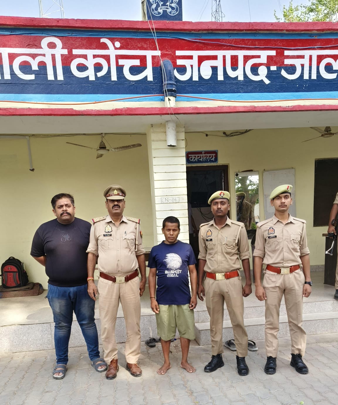 पुलिस ने दबोचा 15 हजार रुपये का इनामिया बदमाश