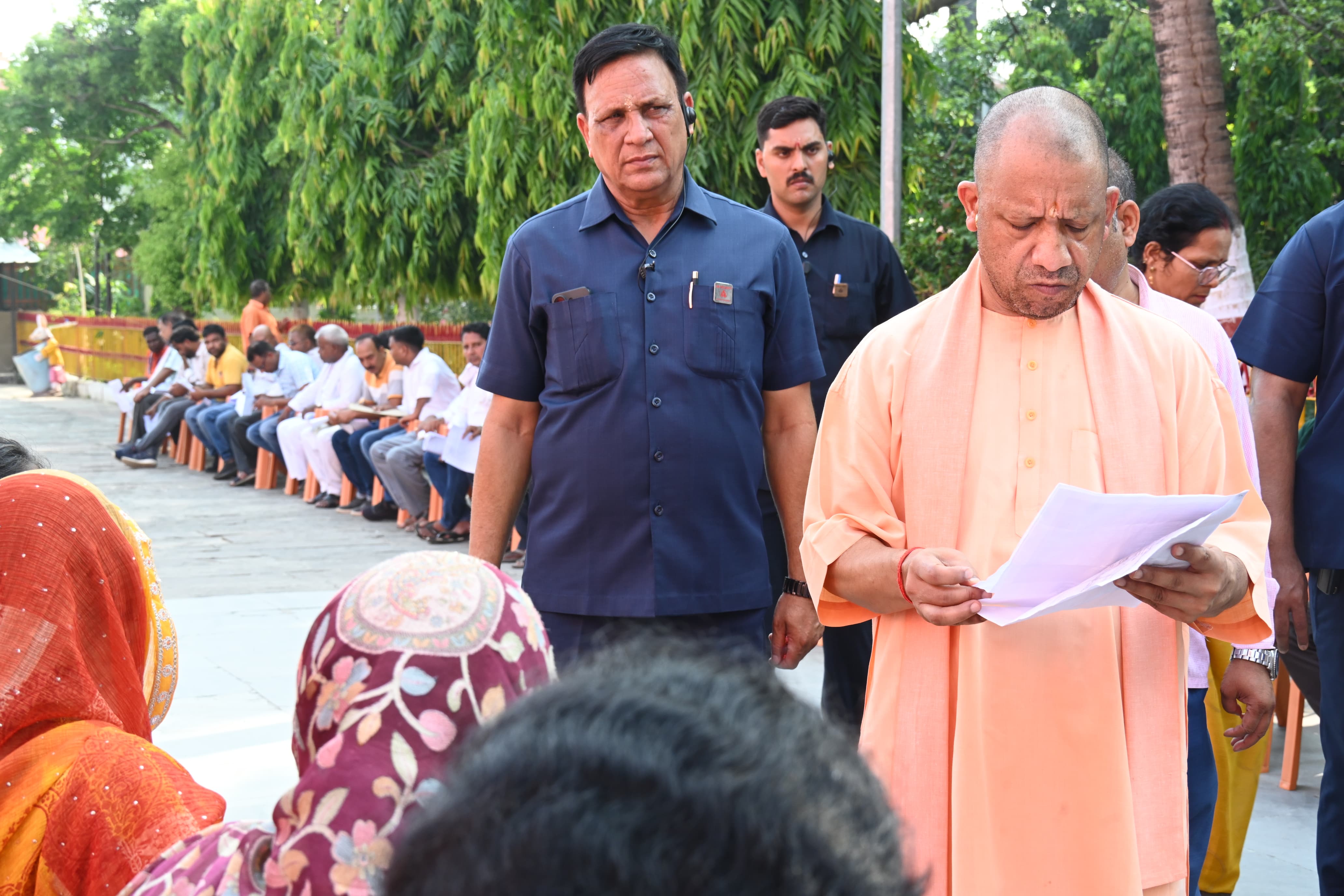 जरूरतमंदों के साथ खड़ी है सरकार, हर उचित समस्या का कराएगी निदानः मुख्यमंत्री