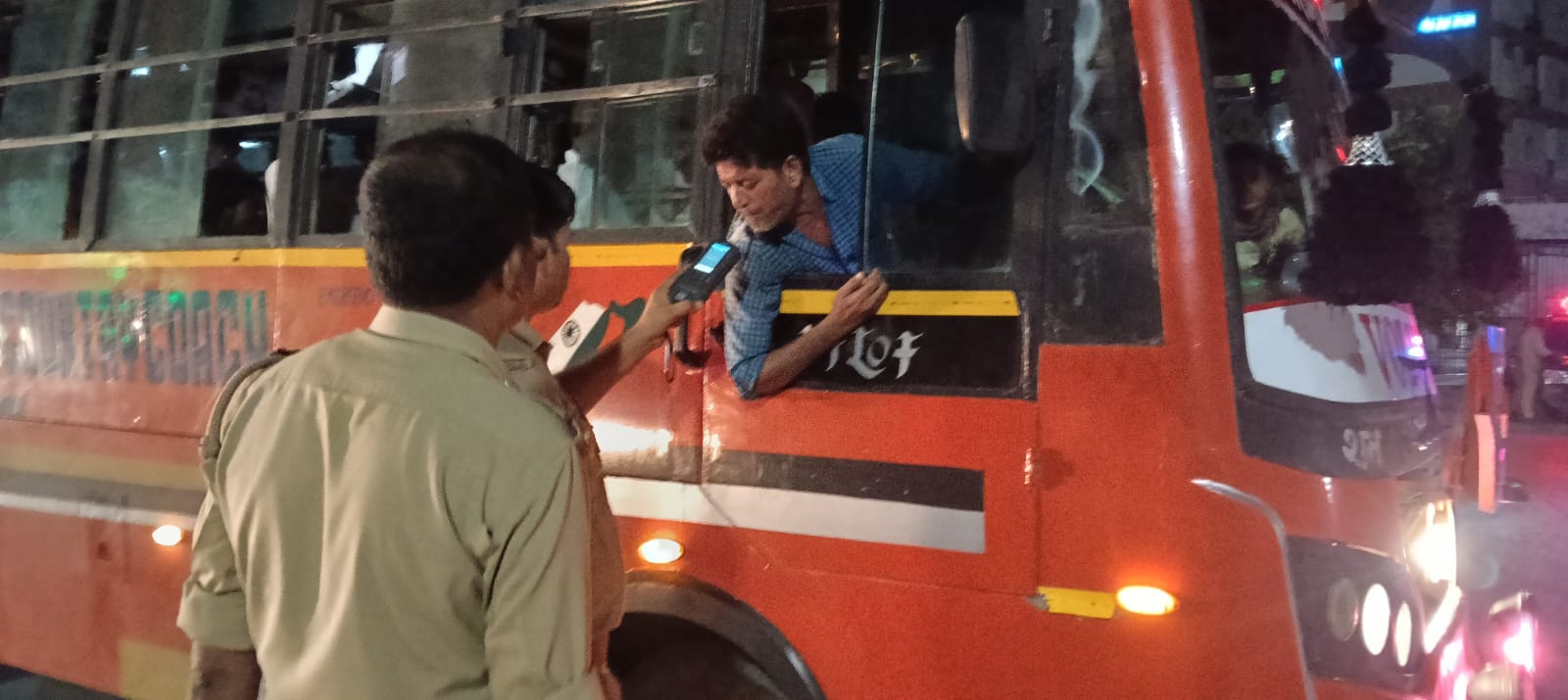 फिरोजाबाद पुलिस का विशेष अभियान, ड्रिंक एंड ड्राइव में 6 वाहन चालक पकड़े गए