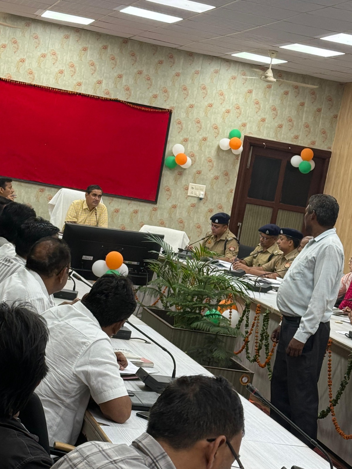 मोहर्रम को लेकर प्रशासन अलर्ट, डीएम व एसपी सिटी ने की समीक्षा बैठक