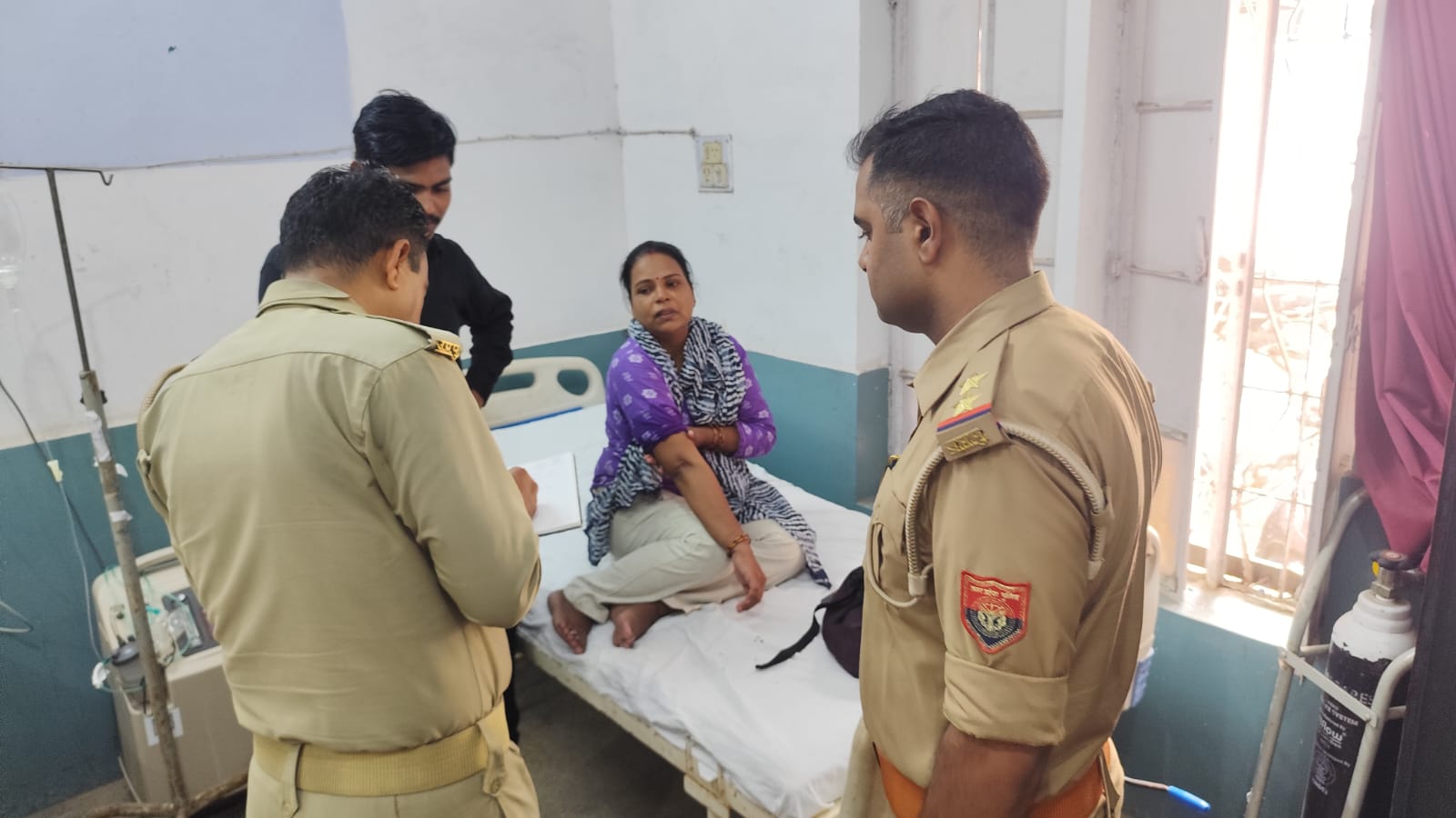 सड़क पार करते समय स्टाफ नर्स टक्कर लगने से हुई घायल