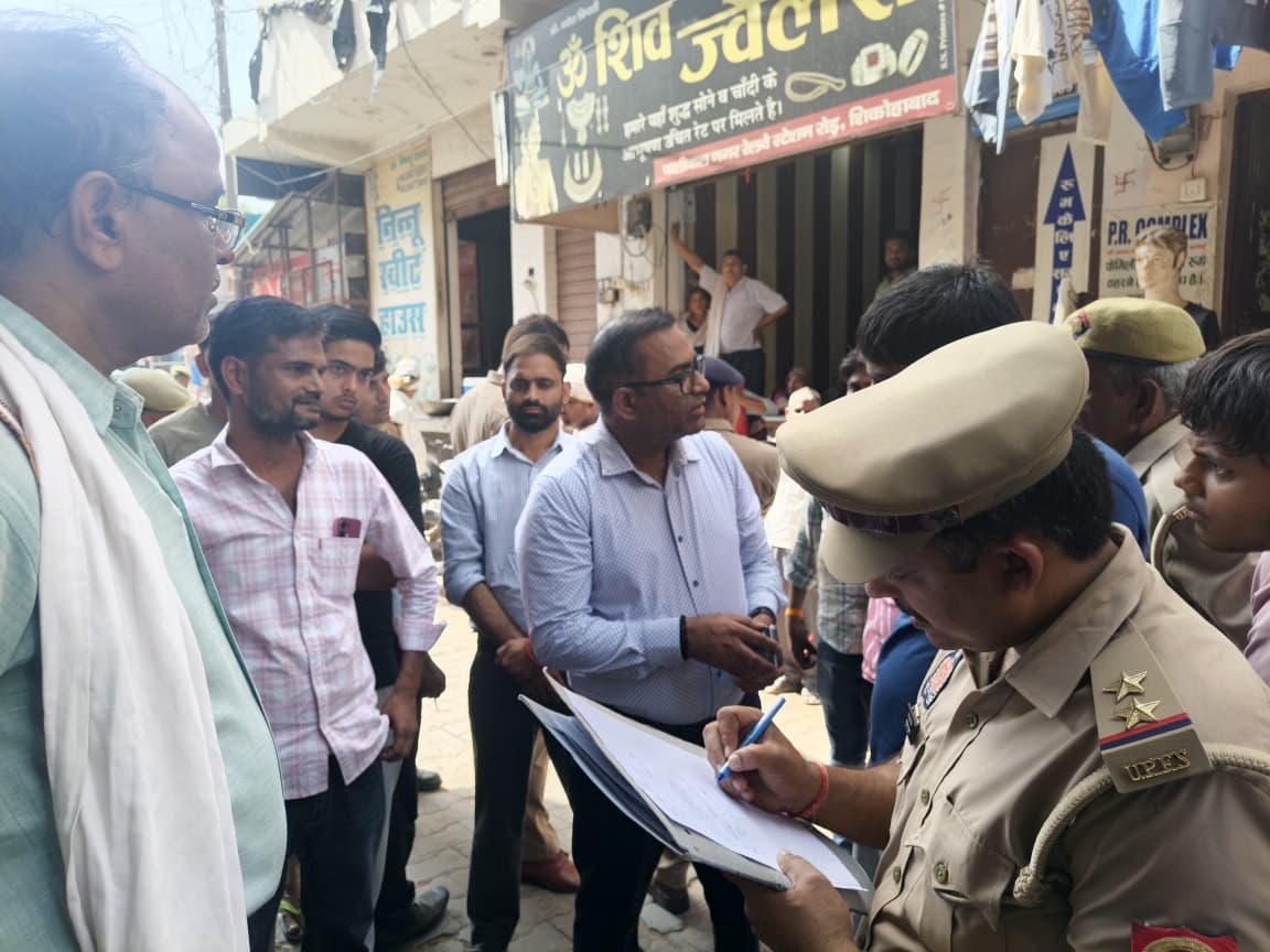 फिरोजाबाद में अग्नि सुरक्षा को लेकर प्रशासन सख्त, होटल और कोचिंग सेंटरों पर चला जांच अभियान