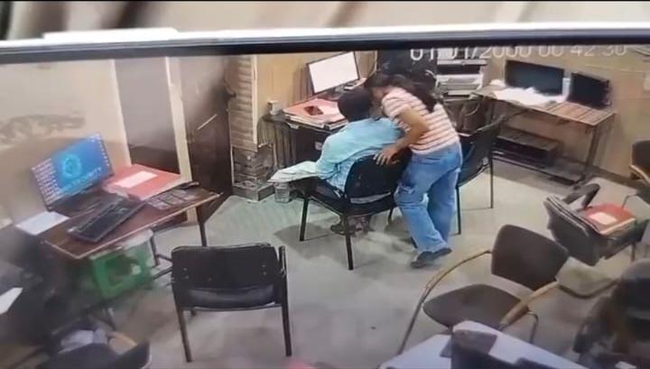 उरई कोतवाली में ड्यूटी के दौरान अनुचित आचरण का वीडियो वायरल, एसपी ने शुरू की कार्रवाई