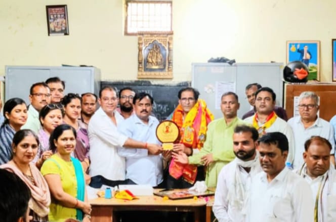 राष्ट्रीय शैक्षिक महासंघ ने किया खण्ड शिक्षा अधिकारी का स्वागत