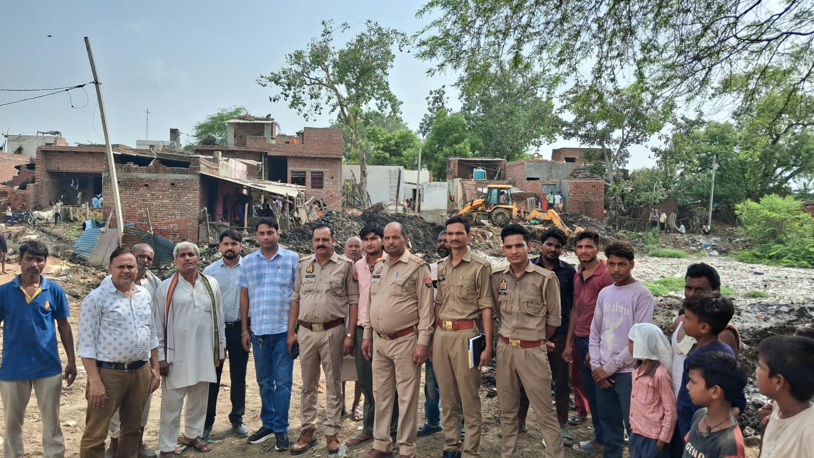 ग्राम पंचायत सचिव अनु चौधरी ने खडेरा गांव में जलभराव का किया समाधान