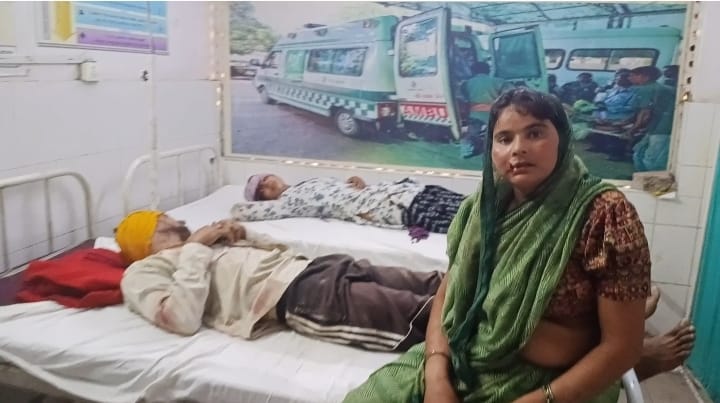 पुरानी दीवार बनी विवाद की वजह, दो पक्षों में मारपीट, महिलाएं भी घायल