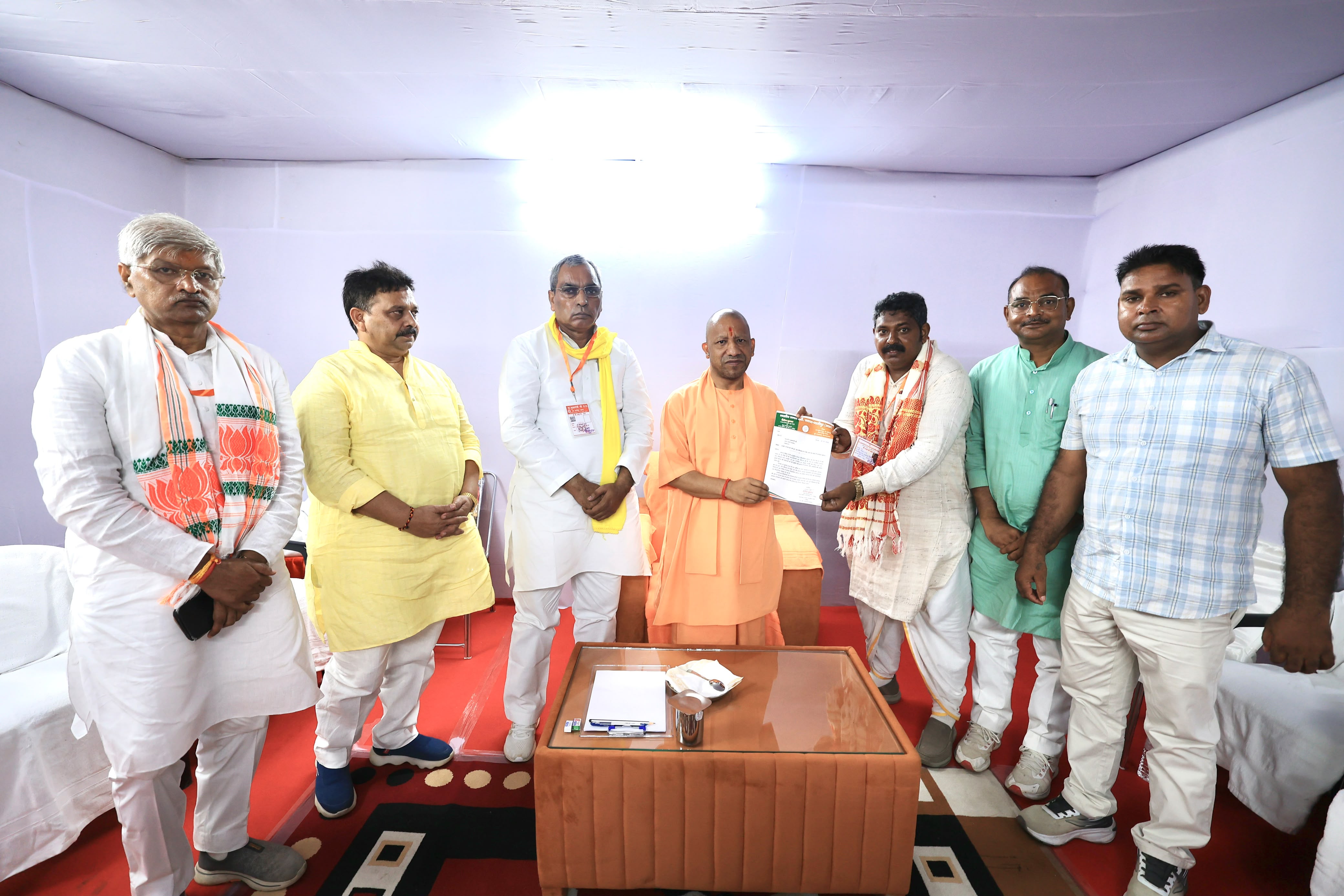 ग़ाज़ीपुर में रविदासिया समाज के प्रतिनिधि मंडल ने मुख्यमंत्री योगी आदित्यनाथ से मिलकर धन्यवाद ज्ञापित किया