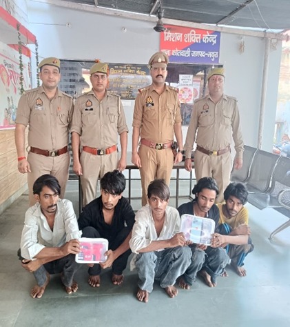 फर्जी सिम और आधार कार्ड से साइबर ठगी करने वाले गिरोह का पर्दाफाश, पांच गिरफ्तार