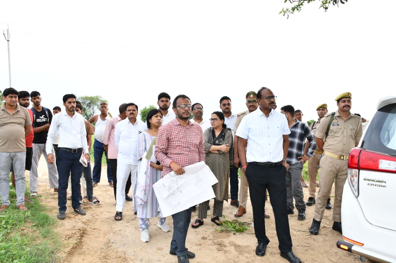 नसीरपुर औद्योगिक क्षेत्र का डीएम ने किया निरीक्षण, 24 अगस्त को आएगी यूपीडा की टीम