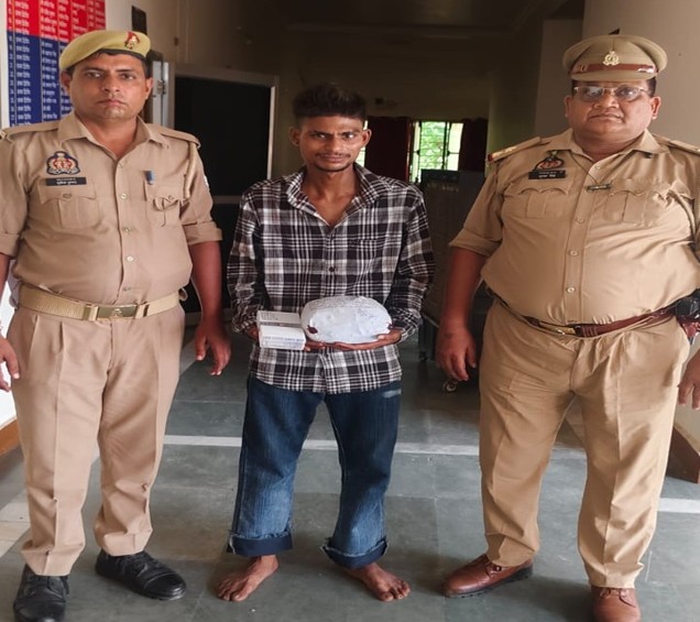 मक्खनपुर पुलिस ने 449 ग्राम गांजा के साथ युवक को किया गिरफ्तार