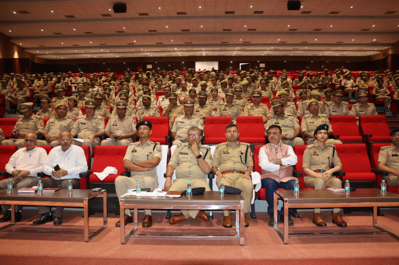 मथुरा में साइबर सुरक्षा को लेकर वृहद कार्यशाला, 1000 से अधिक लोगों ने सीखे डिजिटल सुरक्षा के गुर